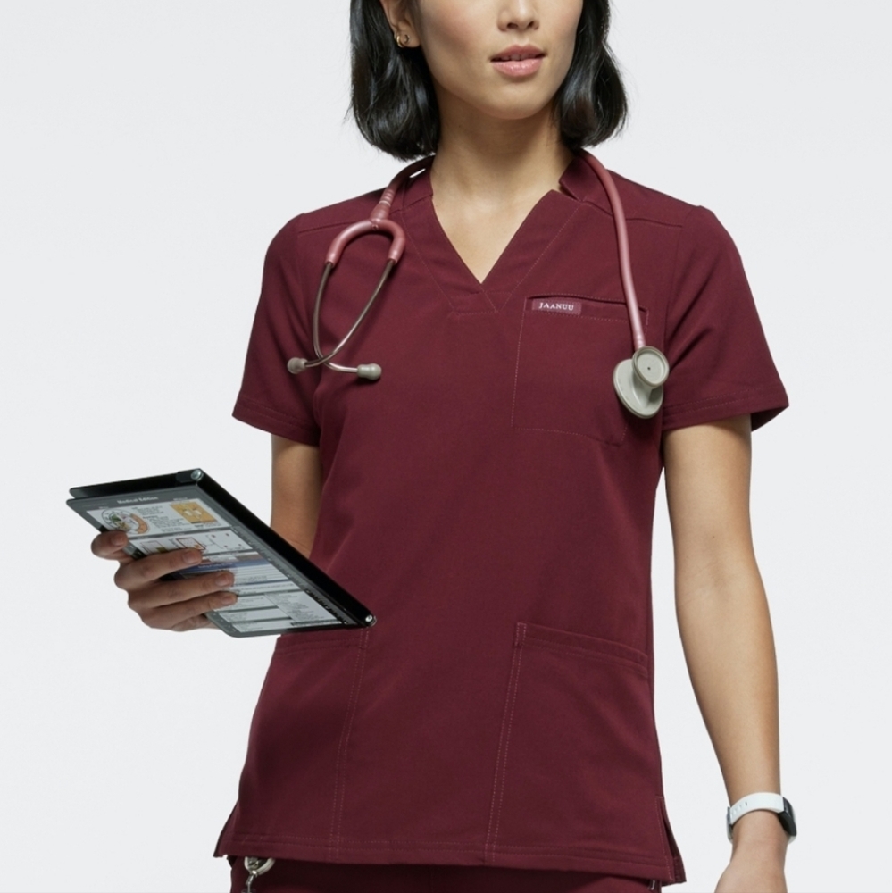 Jaanuu Women's Relaxed 3-Pocket Top